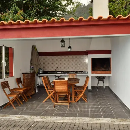 Tatil Evi Loureiros Cottage, A In Madeira