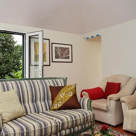 Loureiros Cottage, A In Madeira