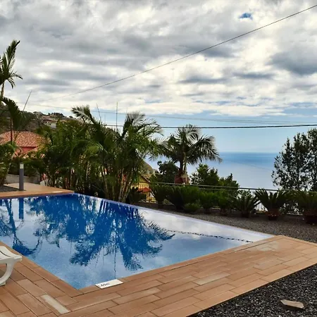 Loureiros Cottage, A In Madeira * Arco da Calheta (Madeira)