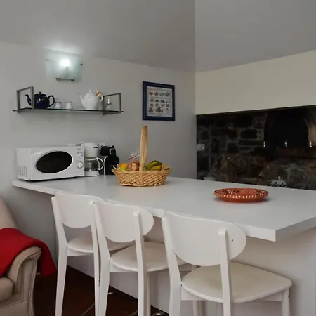 Loureiros Cottage, A In Madeira