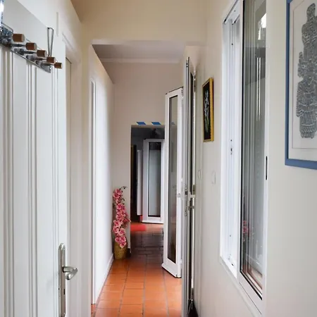 Tatil Evi Loureiros Cottage, A In Madeira